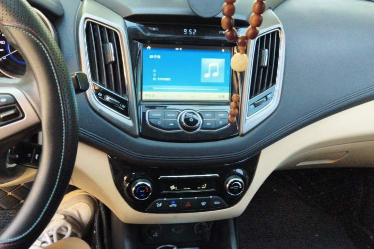 Used CHANGAN Eado 2016 1.6L Manual Fashion Edition Audio And AC Panel