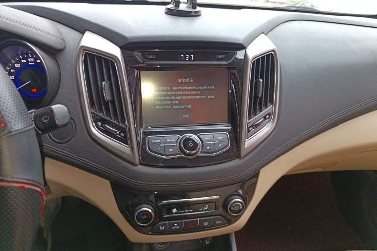 Used CHANGAN Eado 2016 1.6L Manual Fashion Edition Audio And AC Panel