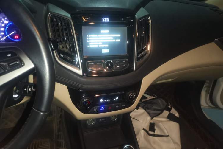 Used CHANGAN Eado 2016 1.6L Manual Fashion Edition Audio And AC Panel