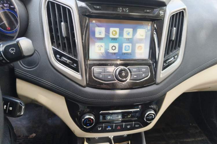 Used CHANGAN Eado 2016 1.6L Manual Fashion Edition Audio And AC Panel