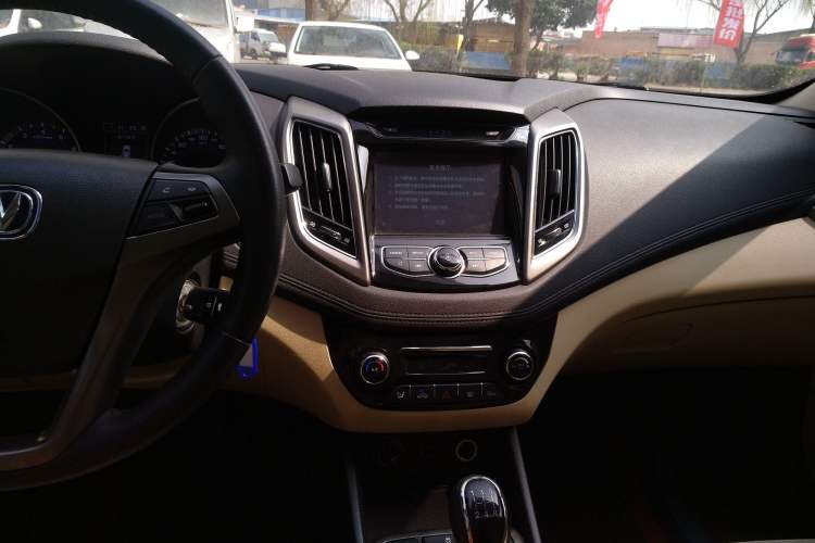 Used CHANGAN Eado 2016 1.6L Manual Fashion Edition Audio And AC Panel