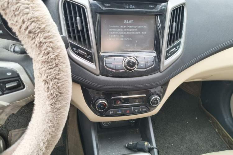 Used CHANGAN Eado 2016 1.6L Manual Fashion Edition Audio And AC Panel