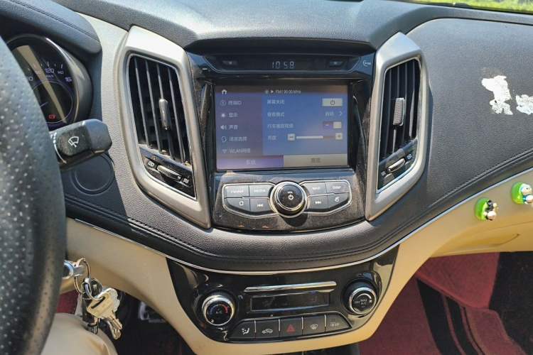 Used CHANGAN Eado 2016 1.6L Manual Fashion Edition Audio And AC Panel