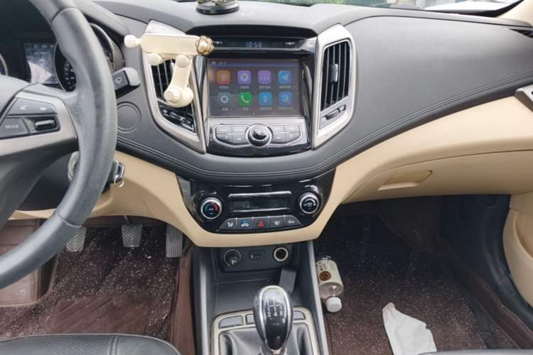 Used CHANGAN Eado 2016 1.6L Manual Fashion Edition Audio And AC Panel