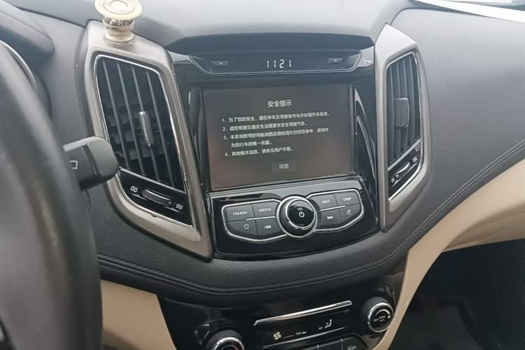 Used CHANGAN Eado 2016 1.6L Manual Fashion Edition Audio And AC Panel