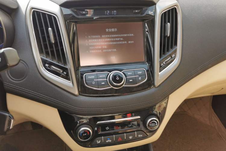 Used CHANGAN Eado 2016 1.6L Manual Fashion Edition Audio And AC Panel