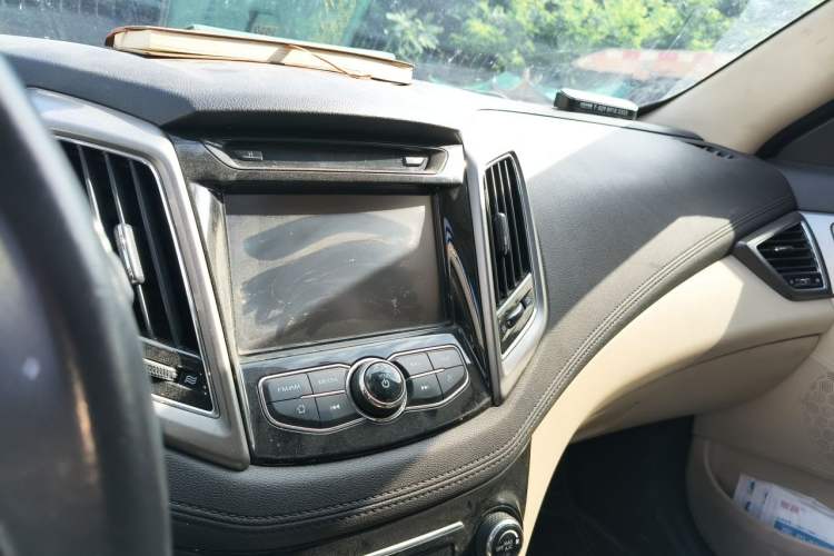 Used CHANGAN Eado 2016 1.6L Automatic Trend Model Audio And AC Panel