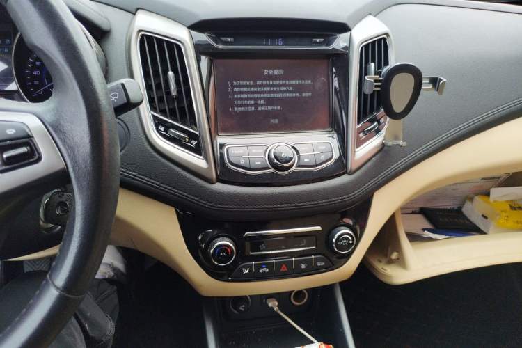 Used CHANGAN Eado 2016 1.6L Manual Fashion Edition Audio And AC Panel