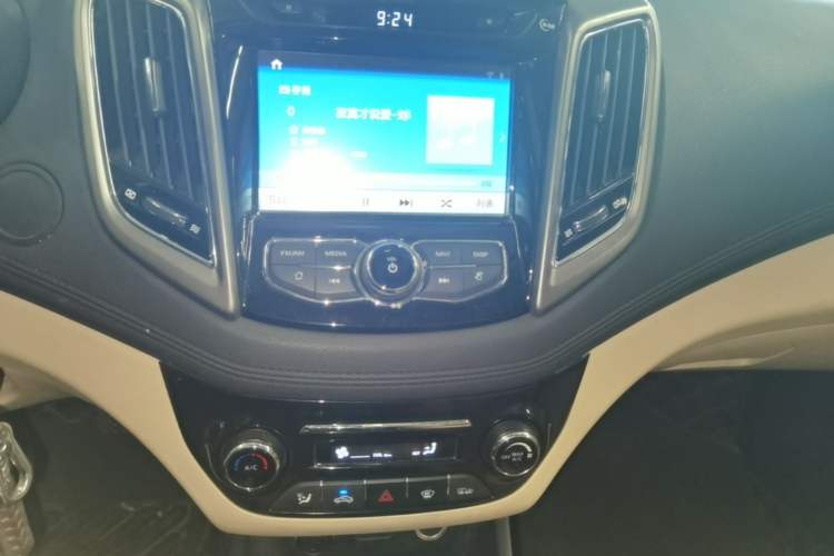 Used CHANGAN Eado 2016 1.6L Manual Fashion Edition Audio And AC Panel