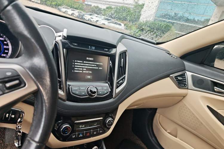 Used CHANGAN Eado 2016 1.6L Manual Fashion Edition Audio And AC Panel