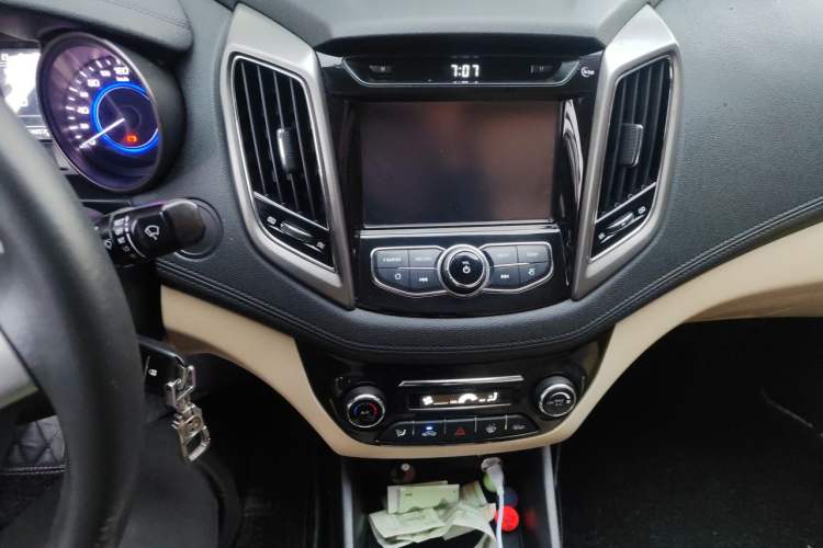 Used CHANGAN Eado 2016 1.6L Manual Fashion Edition Audio And AC Panel