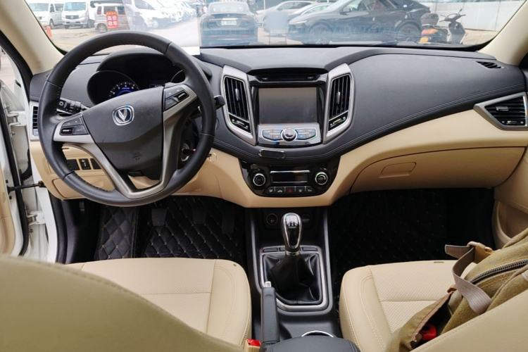 Used CHANGAN Eado 2016 1.6L Manual Fashion Edition Center Console