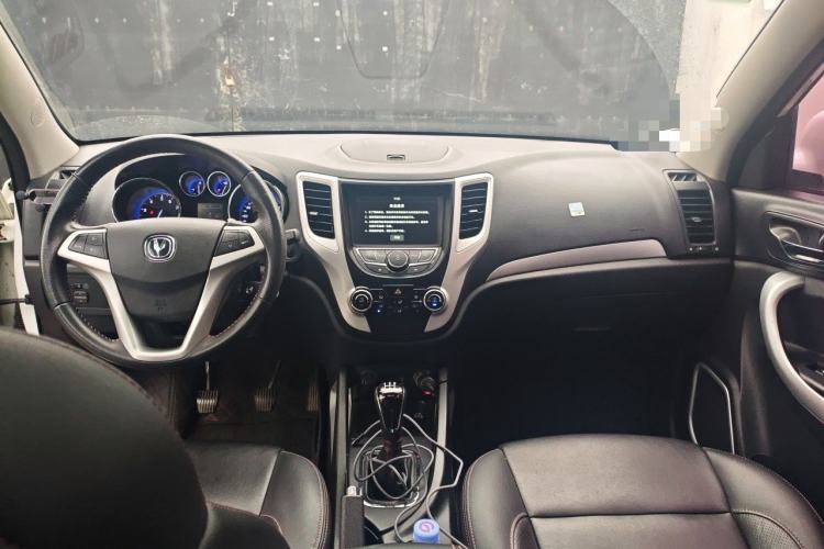 Used CHANGAN Eado 2016 1.6L Manual CarHome Custom Edition China IV Standard Center Console