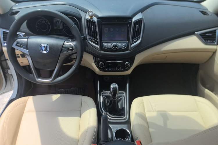 Used CHANGAN Eado 2016 1.6L Manual Fashion Edition Center Console