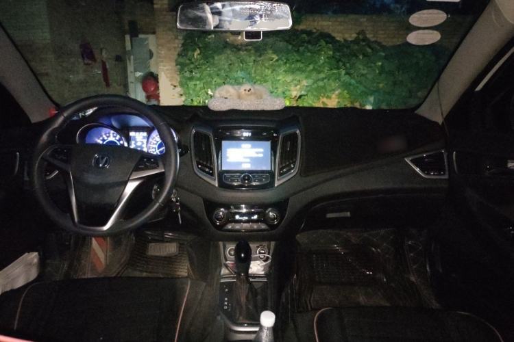 Used CHANGAN Eado 2016 1.6L Automatic Trend Model Center Console