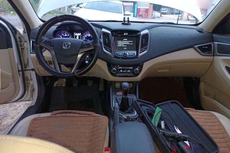 Used CHANGAN Eado 2016 1.6L Manual Fashion Edition Center Console