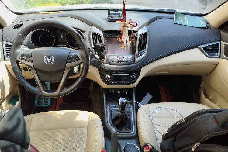 Used CHANGAN Eado 2016 1.6L Manual Fashion Edition Center Console