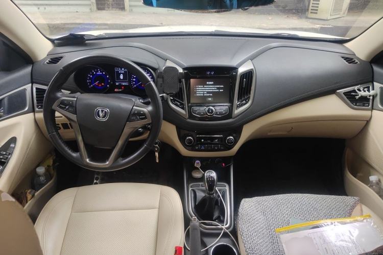 Used CHANGAN Eado 2016 1.6L Manual Fashion Edition Center Console