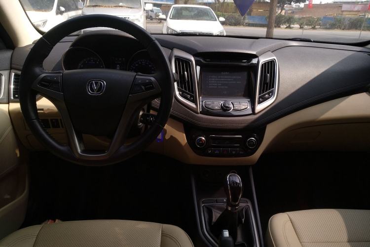 Used CHANGAN Eado 2016 1.6L Manual Fashion Edition Center Console