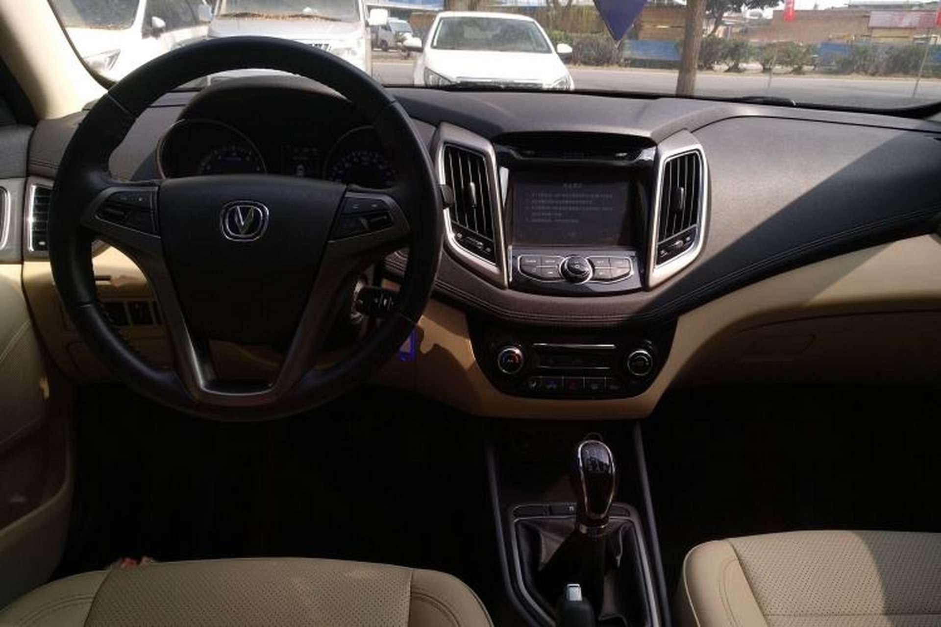 Used CHANGAN Eado 2016 1.6L Manual Fashion Edition Center Console