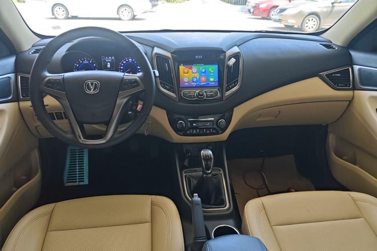 Used CHANGAN Eado 2016 1.6L Manual Fashion Edition Center Console