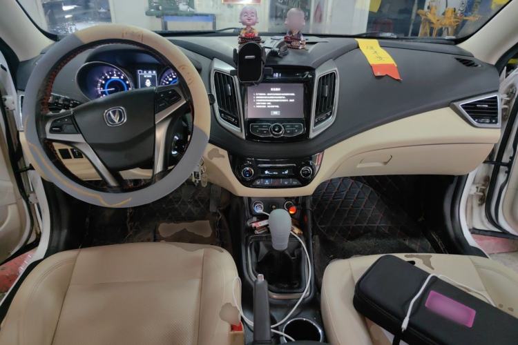 Used CHANGAN Eado 2016 1.6L Manual Fashion Edition Center Console
