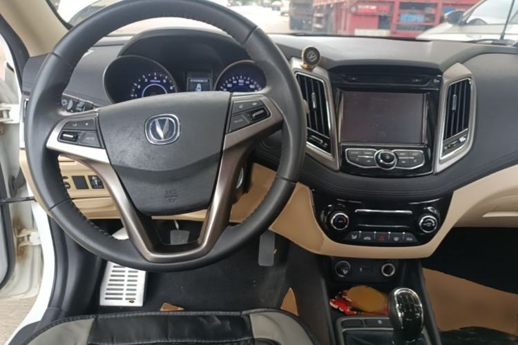 Used CHANGAN Eado 2016 1.6L Manual Fashion Edition Center Console