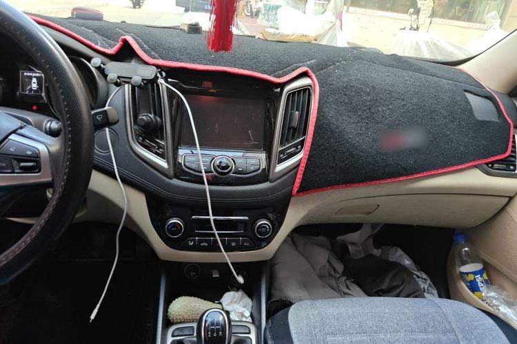 Used CHANGAN Eado 2016 1.6L Manual Fashion Edition Center Console