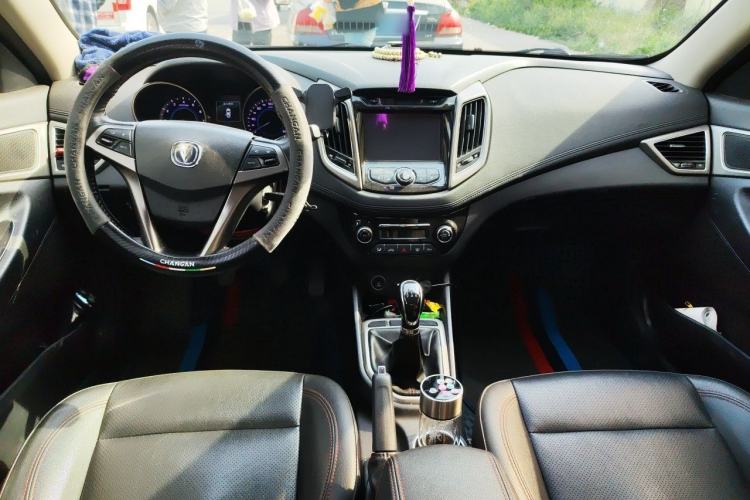 Used CHANGAN Eado 2016 1.6L Manual Fashion Edition Center Console