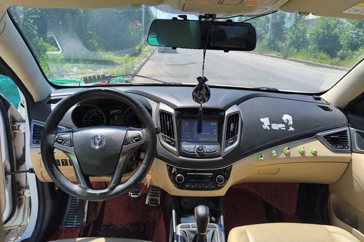 Used CHANGAN Eado 2016 1.6L Manual Fashion Edition Center Console