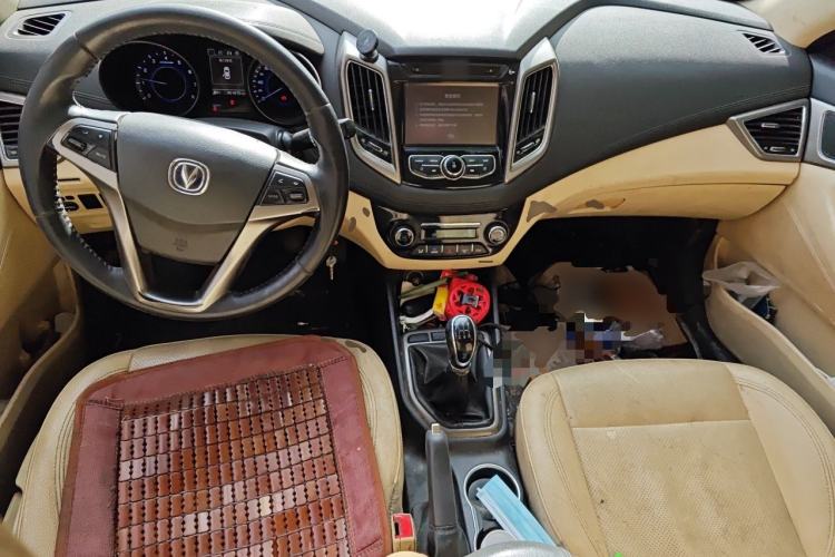 Used CHANGAN Eado 2016 1.6L Manual Fashion Edition Center Console