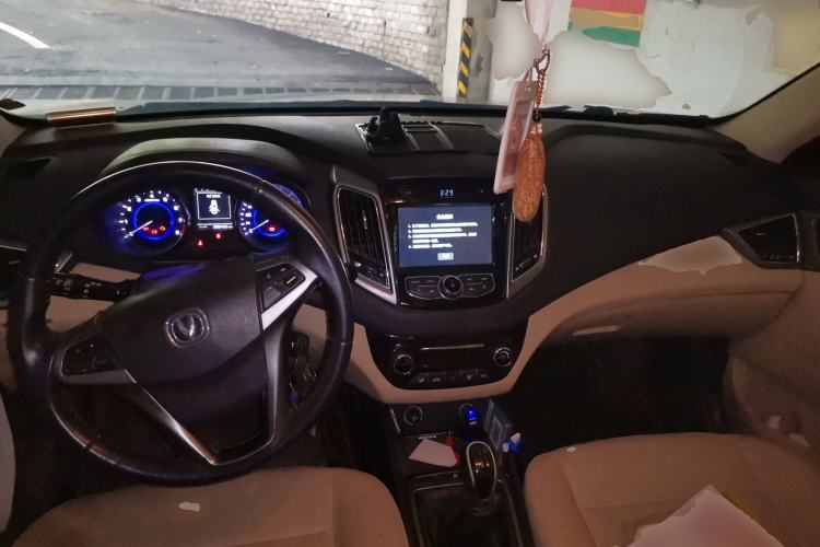 Used CHANGAN Eado 2016 1.6L Manual Fashion Edition Center Console