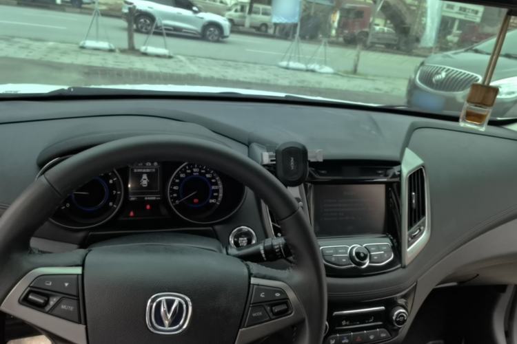Used CHANGAN Eado 2016 1.6L GDI Manual JingShang Model Center Console