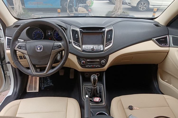 Used CHANGAN Eado 2016 1.6L Manual Fashion Edition Center Console