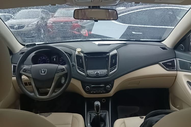 Used CHANGAN Eado 2016 1.6L Manual Fashion Edition Center Console