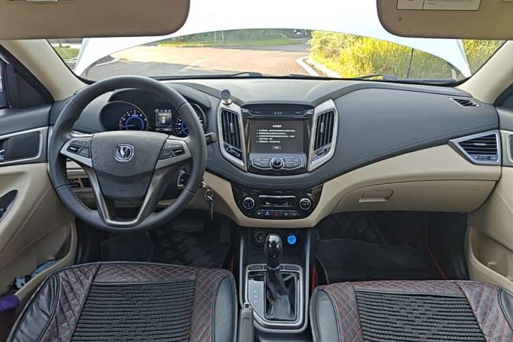 Used CHANGAN Eado 2016 1.6L Automatic Trend Model Center Console