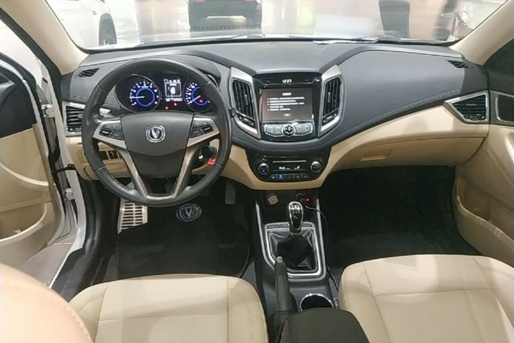 Used CHANGAN Eado 2016 1.6L Manual Fashion Edition Center Console