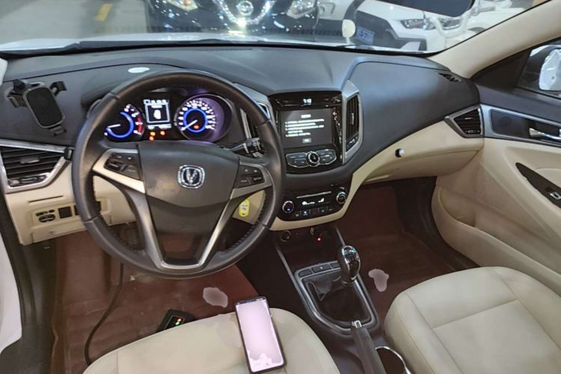 Used CHANGAN Eado 2016 1.6L Manual Fashion Edition Center Console