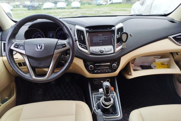 Used CHANGAN Eado 2016 1.6L Manual Fashion Edition Center Console