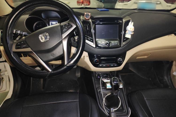 Used CHANGAN Eado 2016 1.6L Manual Fashion Edition Center Console