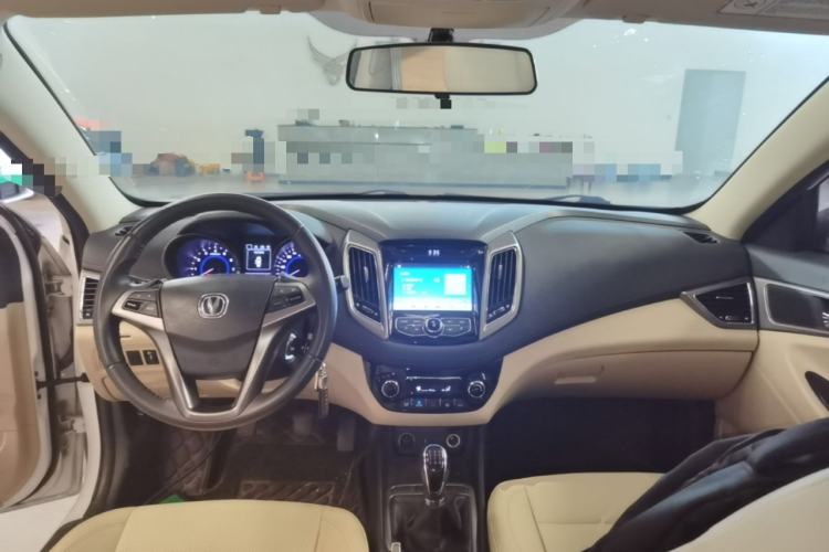 Used CHANGAN Eado 2016 1.6L Manual Fashion Edition Center Console