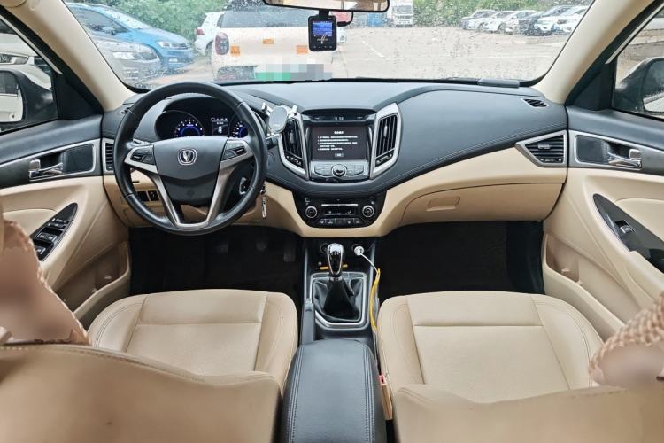 Used CHANGAN Eado 2016 1.6L Manual Fashion Edition Center Console
