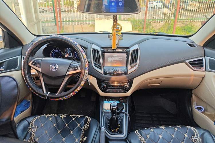 Used CHANGAN Eado 2016 1.6L Manual Fashion Edition Center Console