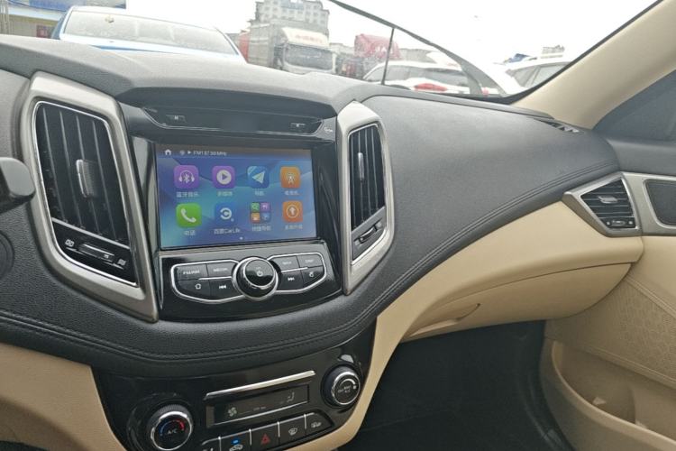 Used CHANGAN Eado 2016 1.6L Manual Fashion Edition Center Console