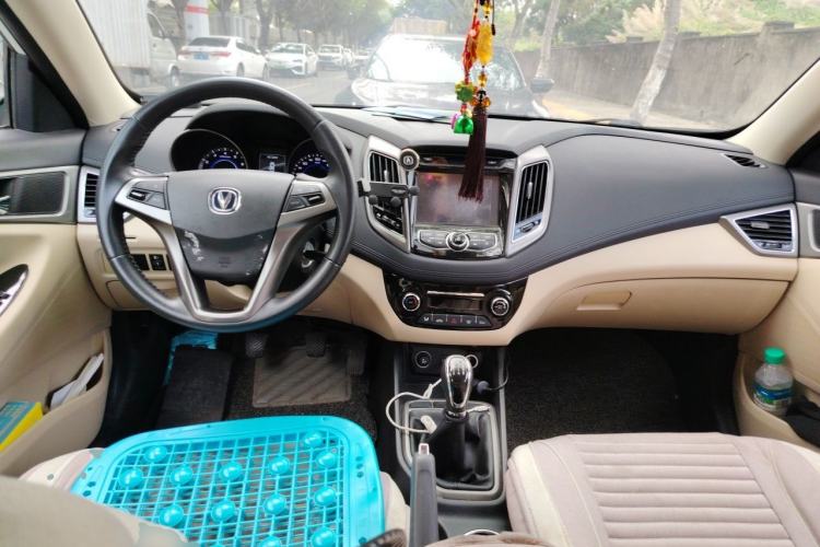 Used CHANGAN Eado 2016 1.6L Manual Fashion Edition Center Console