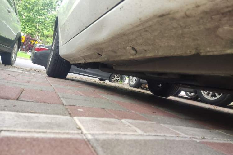 Used CHANGAN Eado 2016 1.6L Manual Fashion Edition Chassis Front Right