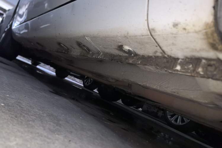 Used CHANGAN Eado 2016 1.6L Automatic Junku Model Chassis Front Right