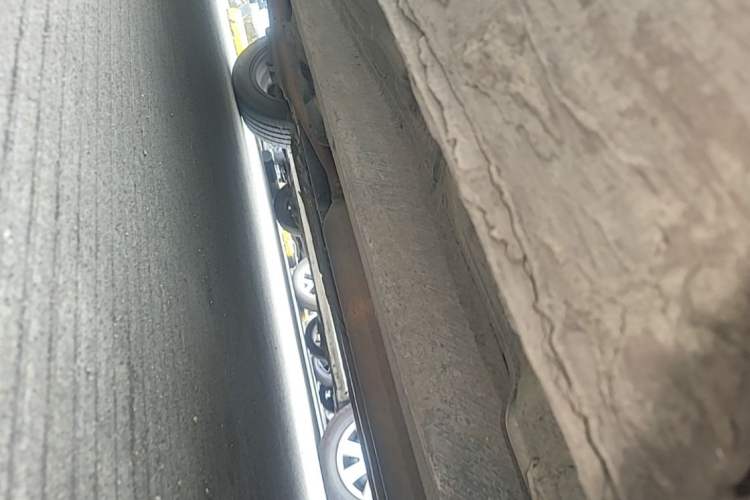 Used CHANGAN Eado 2016 1.6L Manual Fashion Edition Chassis Front Right