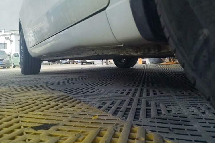 Used CHANGAN Eado 2016 1.6L Manual Junku Model Chassis Front Right