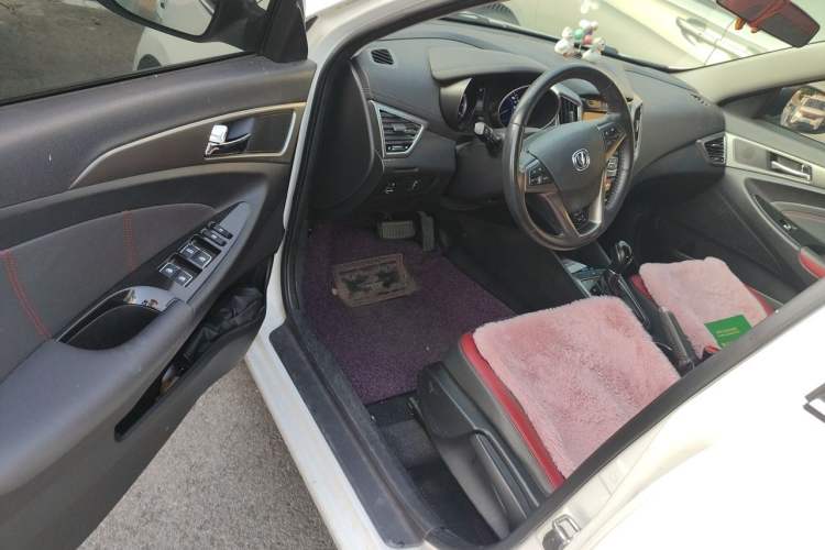 Used CHANGAN Eado 2016 1.6L Automatic Junku Model Driver Seat